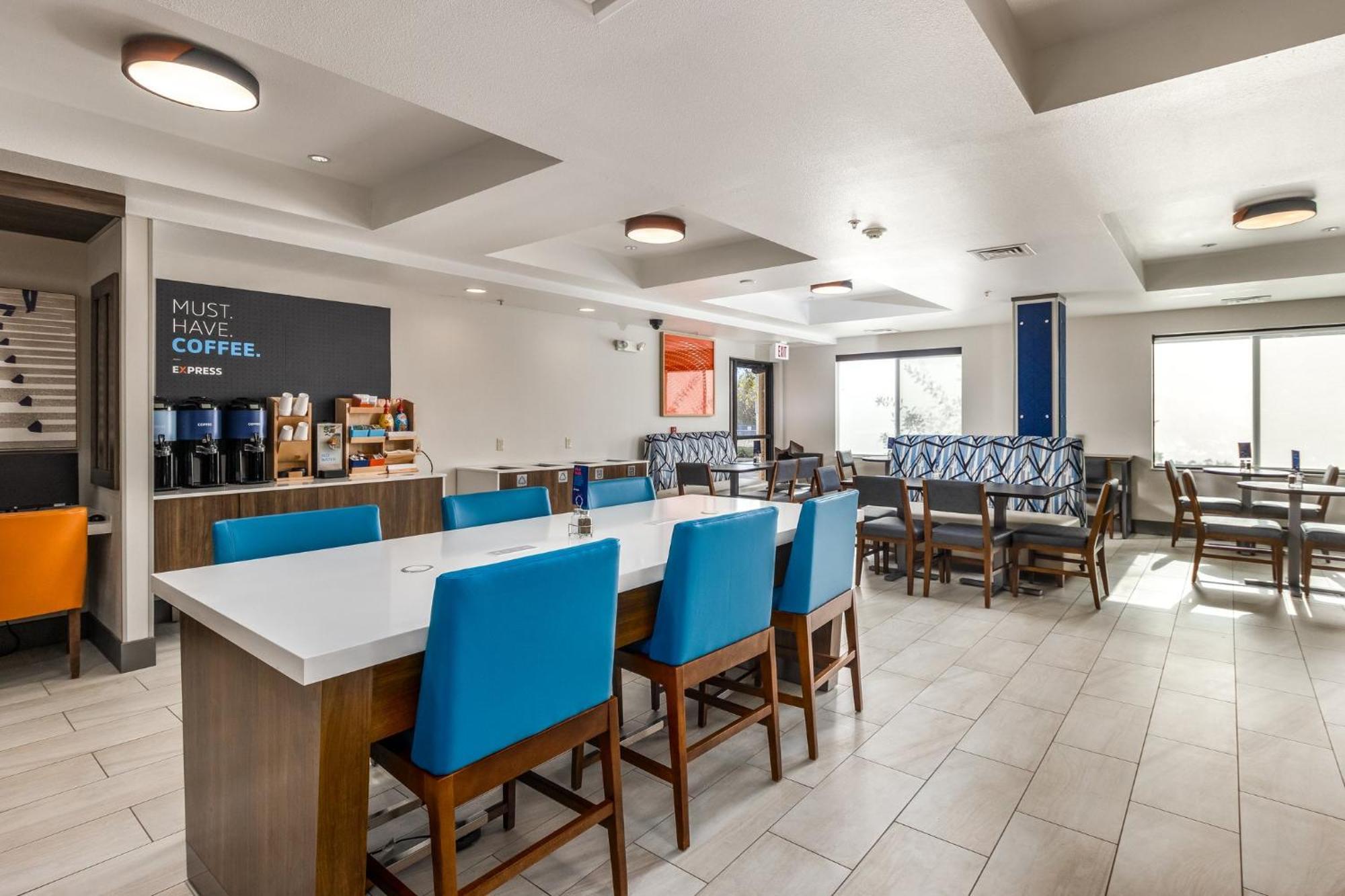 Holiday Inn Express Hotel & Suites Vancouver Mall-Portland Area By Ihg Exterior foto