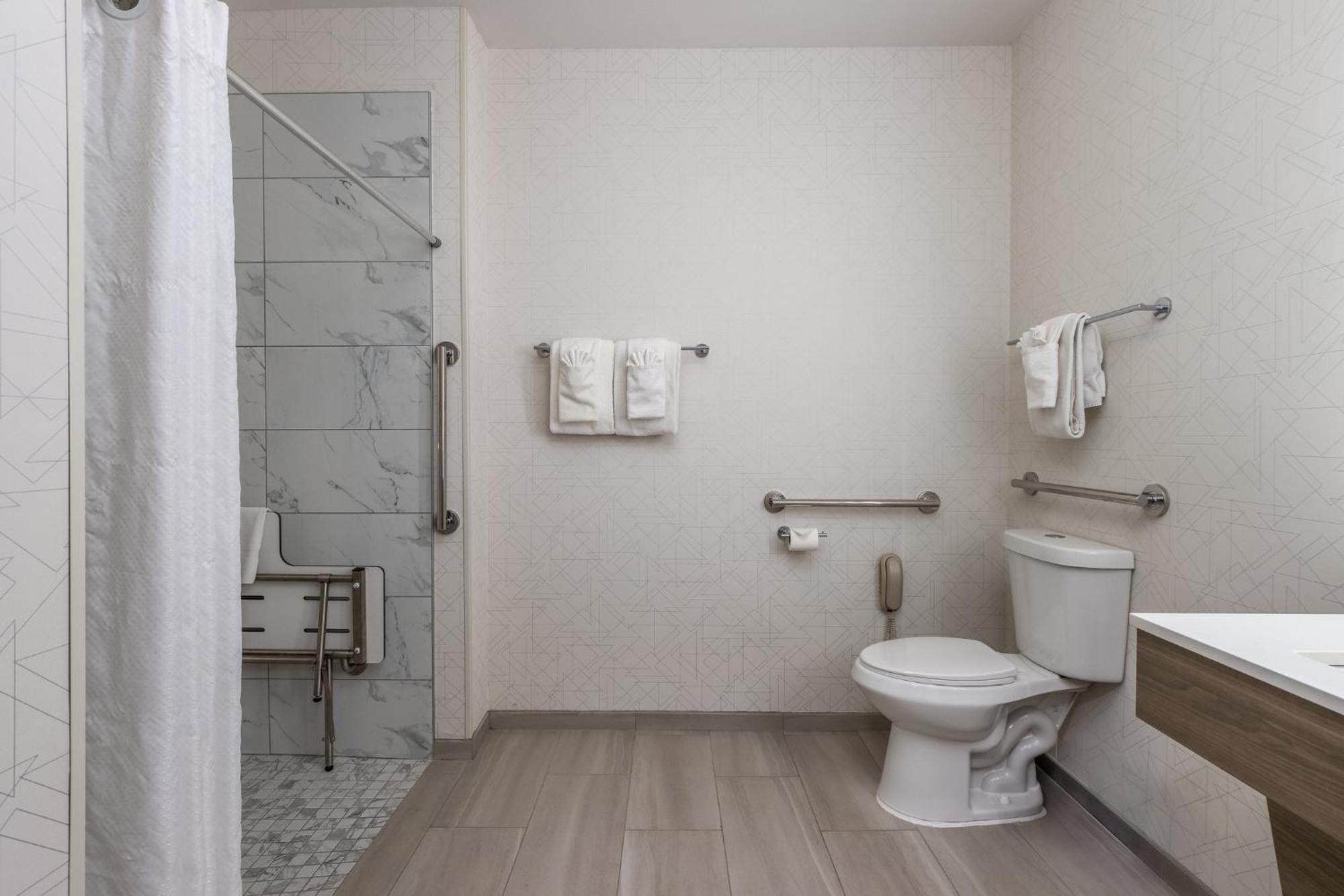 Holiday Inn Express Hotel & Suites Vancouver Mall-Portland Area By Ihg Exterior foto